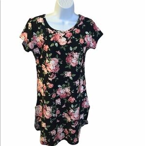 Pinc floral dress with slits on the side